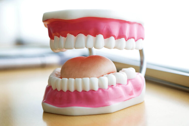 How To Choose the Right Type of Denture