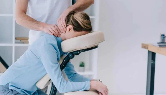 How Spinal Cord Stimulation Helps Treat Neck Pain